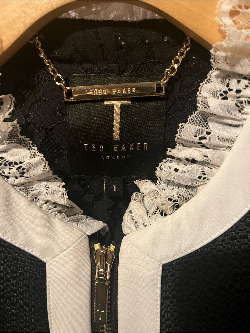 🖤Ted Baker Blazer with Ruffles & Lace🤍 - Picture 5 of 7